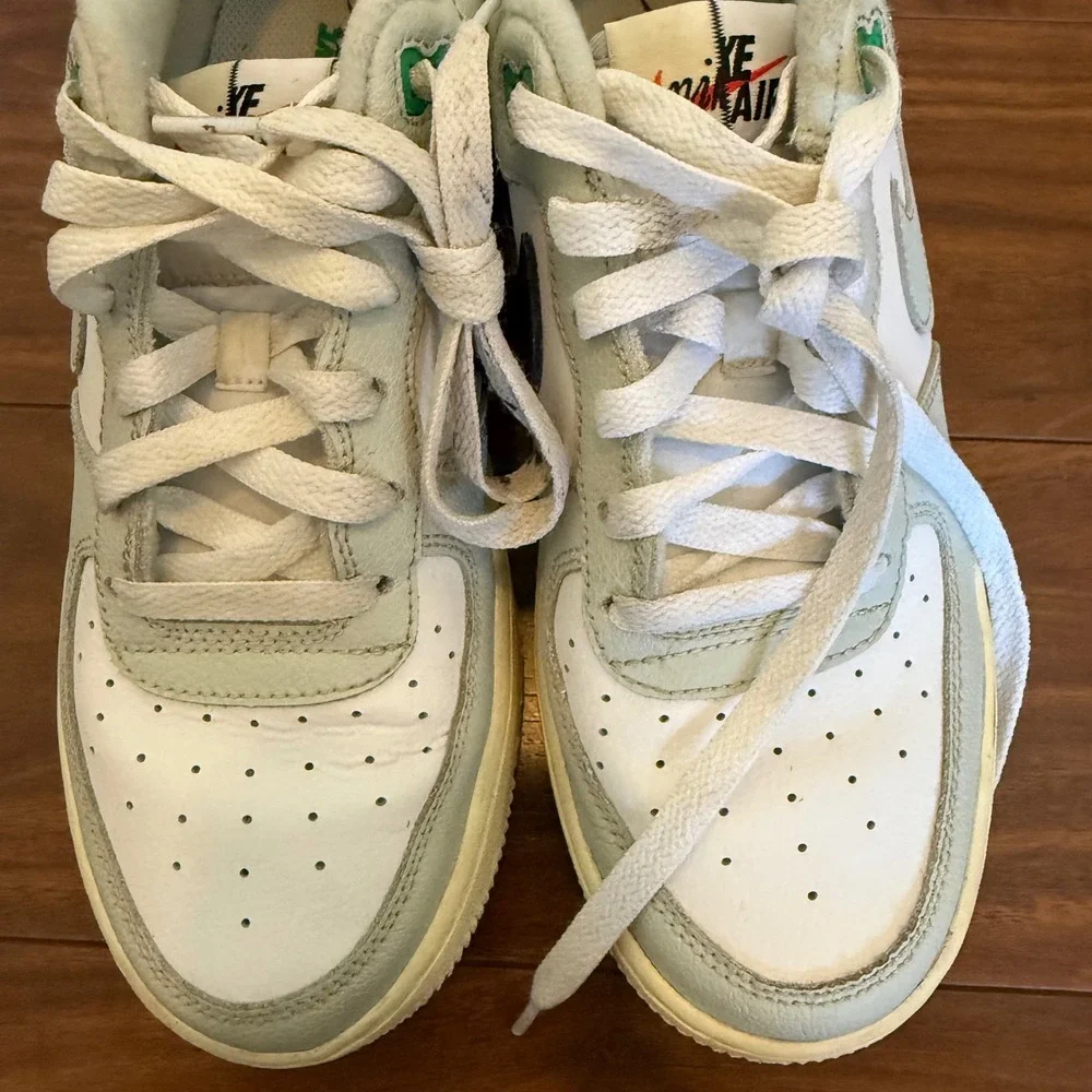 Nike Air Force 1 07 LV8 Split Light Silver Size Youth 7/ Men 7/ Women‎ 8.5
